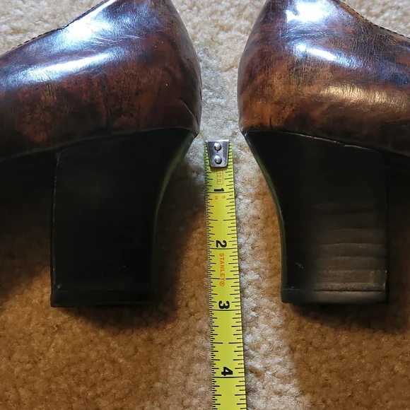 Antiqued Brown Tassel Heels - Picture 7 of 8